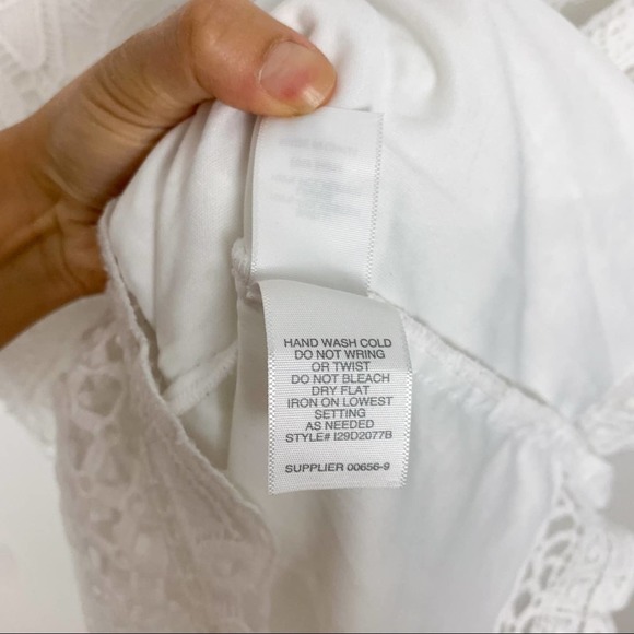 Bisou Bisou White Scallop Lace High Mock Neckline Sheath Mini Dress Size 2 - Picture 11 of 13